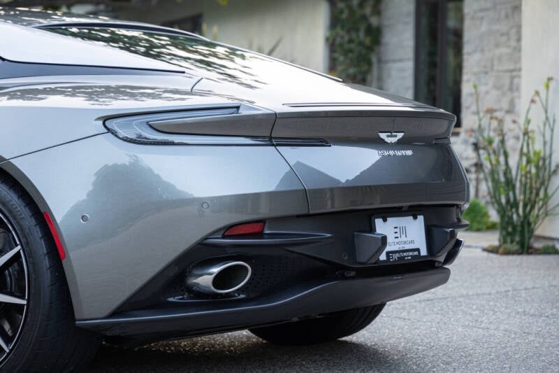 2018 Aston Martin DB11 Base photo 9