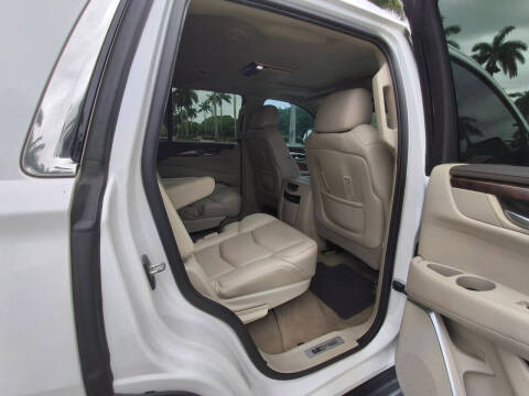 2016 Cadillac Escalade Luxury Collection