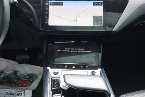 2021 Audi e-tron quattro Premium Plus