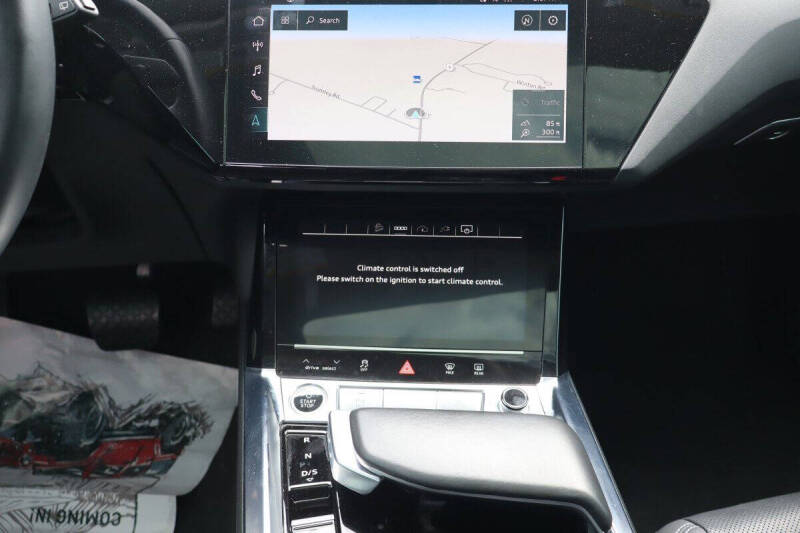 2021 Audi e-tron quattro Premium Plus