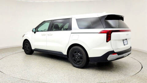2025 Kia Carnival LXS