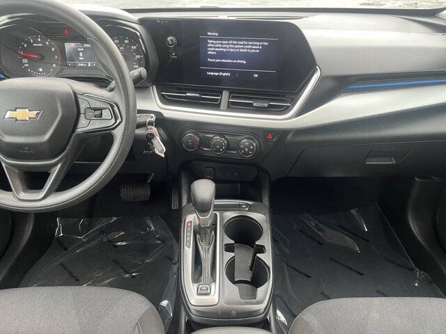 2025 Chevrolet Trax LS