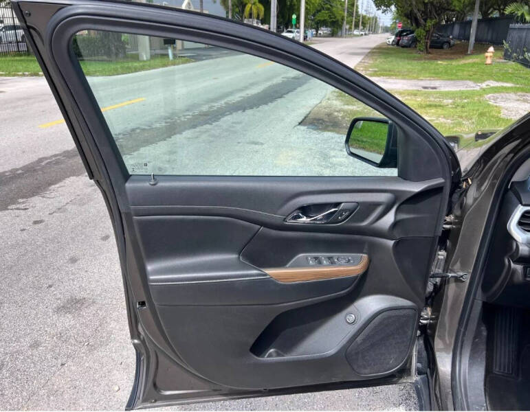 2019 GMC Acadia SLE-2