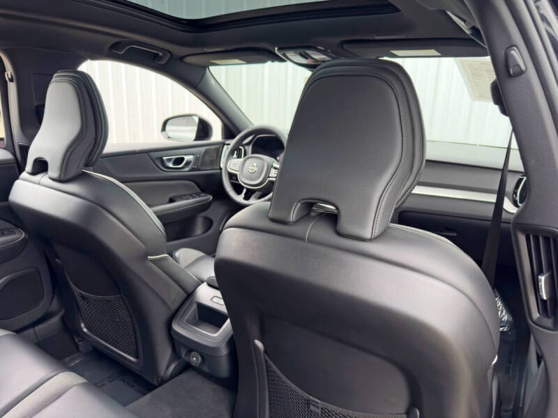 2024 Volvo S60 B5 Plus Black Edition