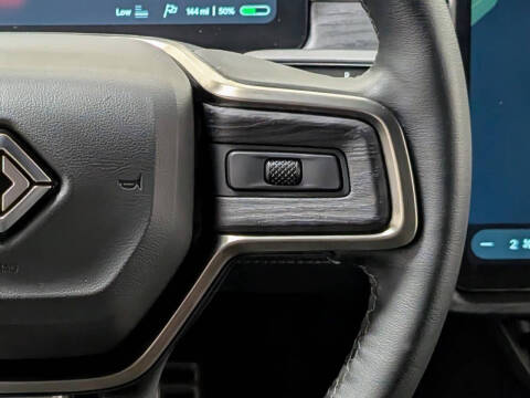 2024 Rivian R1S