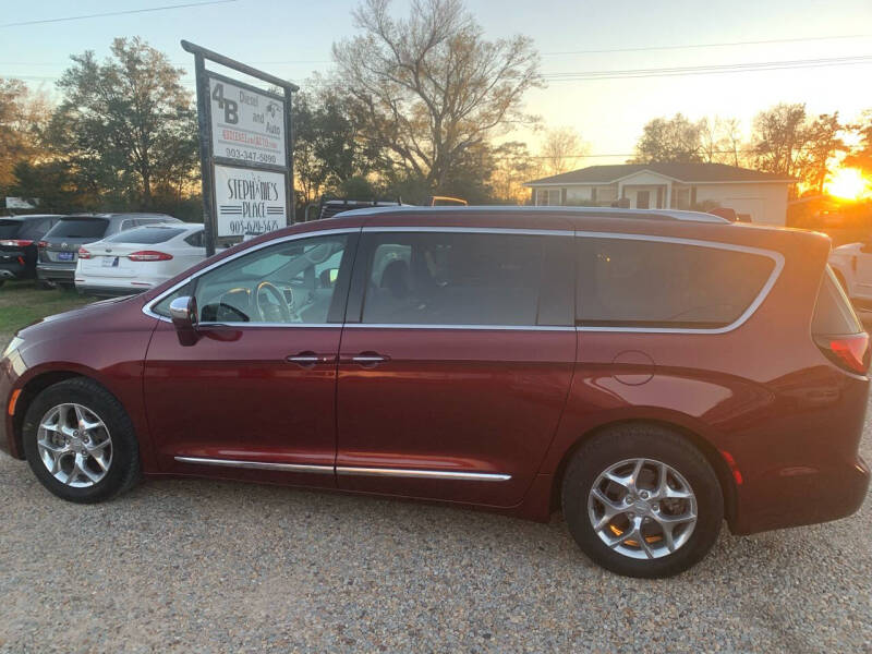 2018 Chrysler Pacifica null photo 3