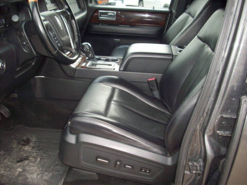 2017 Lincoln Navigator Select