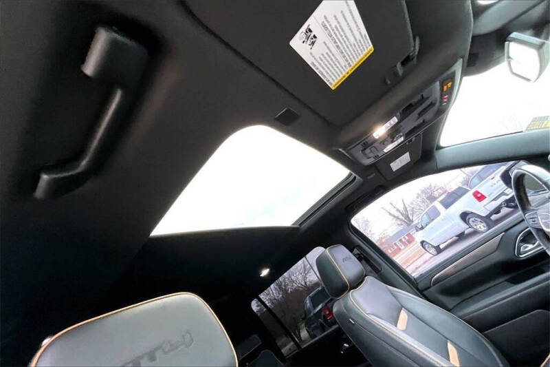 2023 GMC Yukon XL AT4