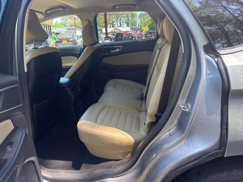 2022 Ford Edge SEL