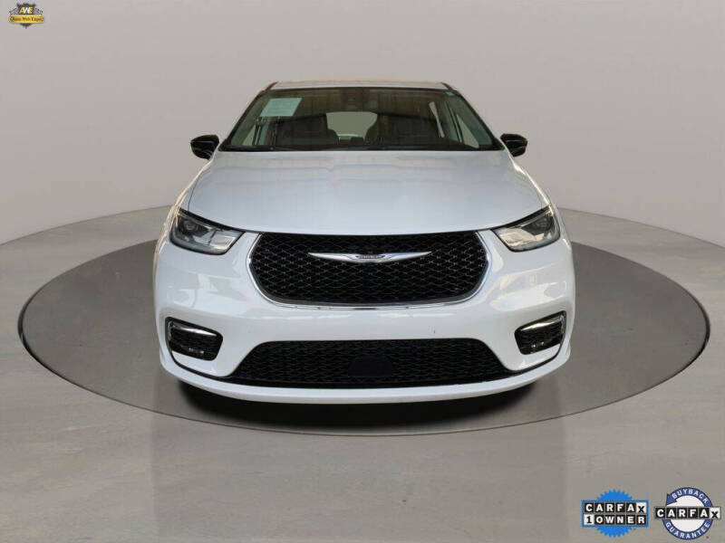 2024 Chrysler Pacifica Plug-In Hybrid Select