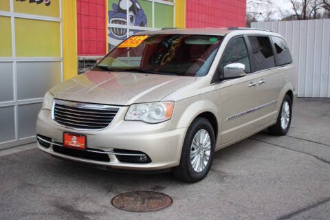 2013 Chrysler Town and Country Limited