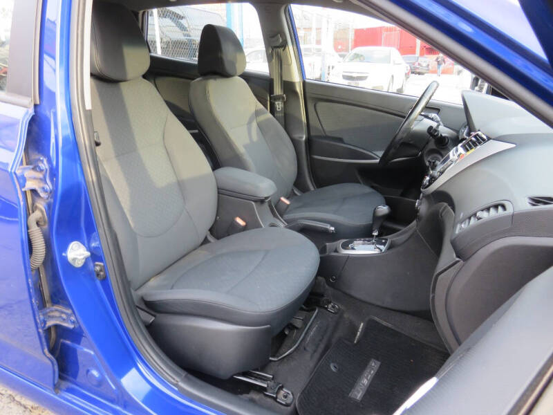 2014 Hyundai Accent SE