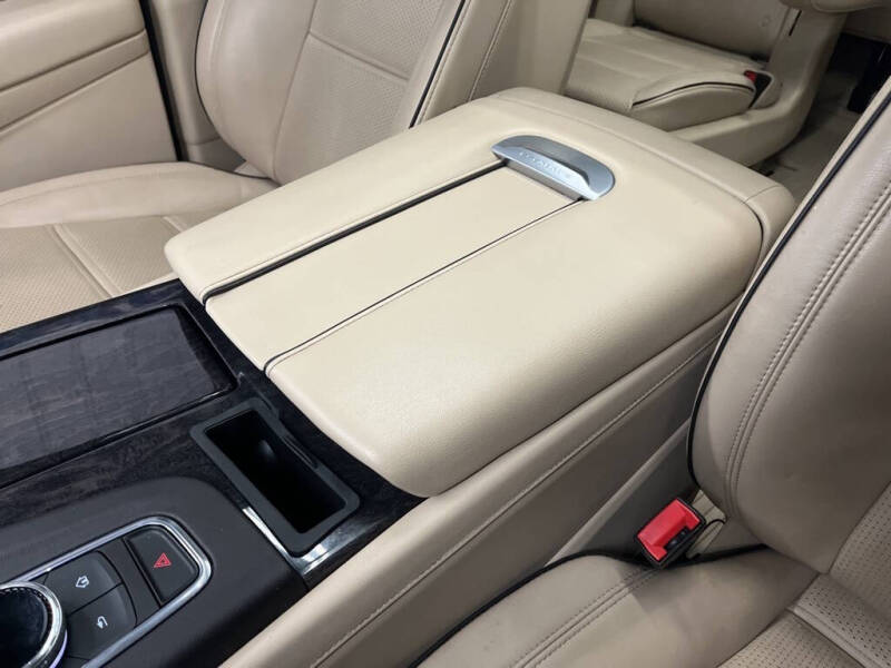 2022 Cadillac Escalade ESV Premium Luxury