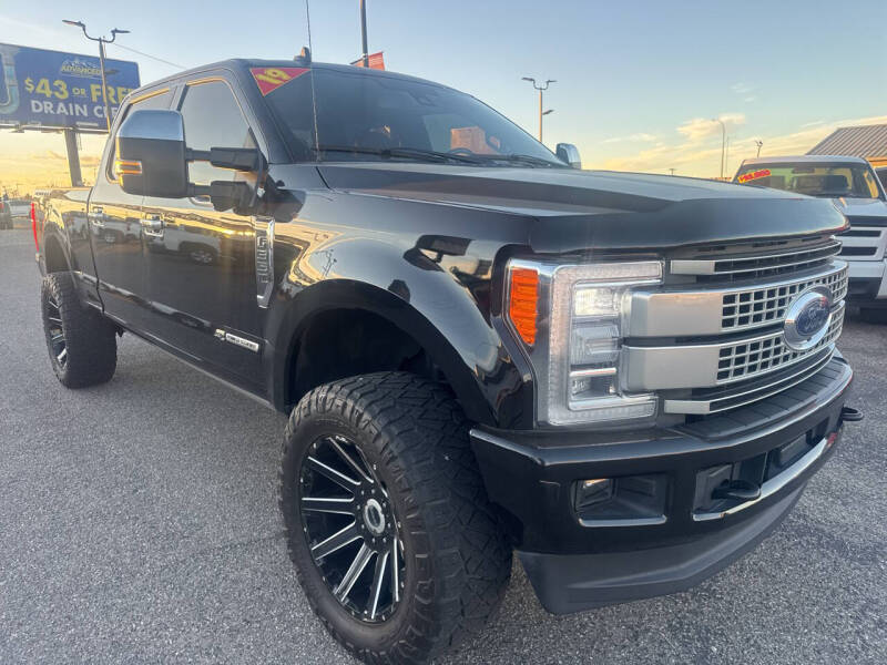 2019 Ford F-350 Super Duty Platinum's photo