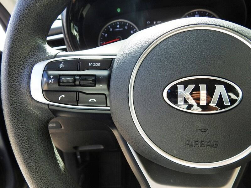 2021 Kia K5  - $21,900