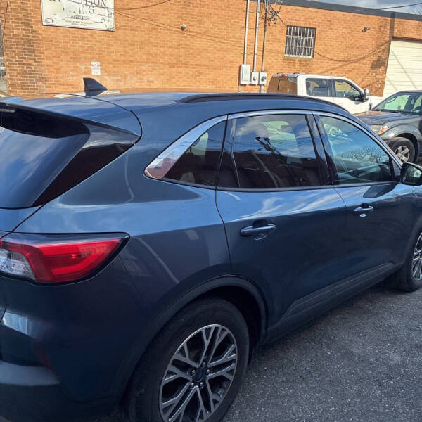 2020 Ford Escape SEL