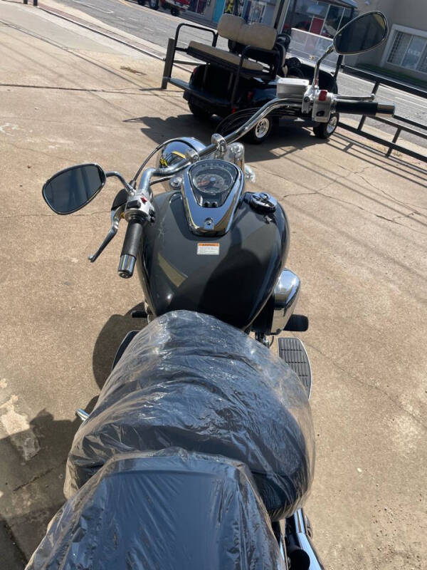 2025 Suzuki C50 (VL800)