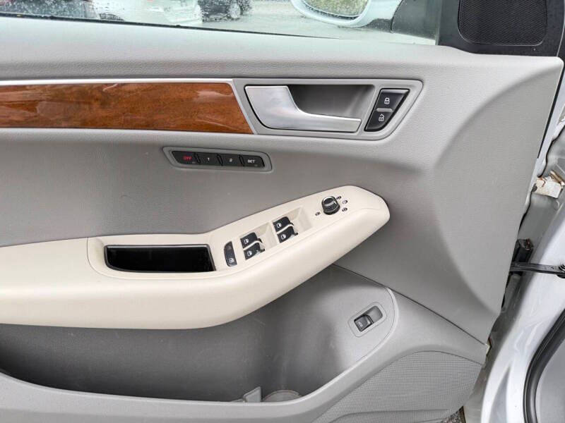 2011 Audi Q5 2.0T quattro Premium Plus