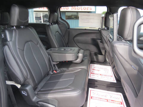 2026 Chrysler Pacifica Select