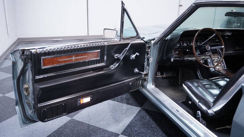 1966 Ford Thunderbird