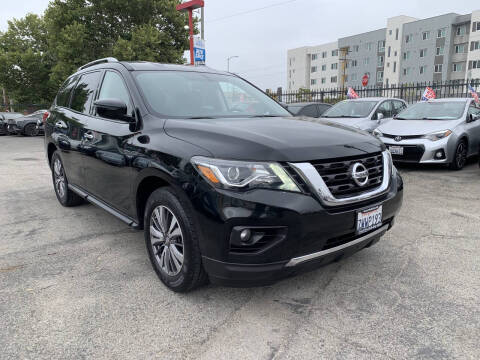 2017 Nissan Pathfinder SV
