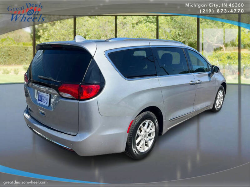 2020 Chrysler Pacifica Touring L