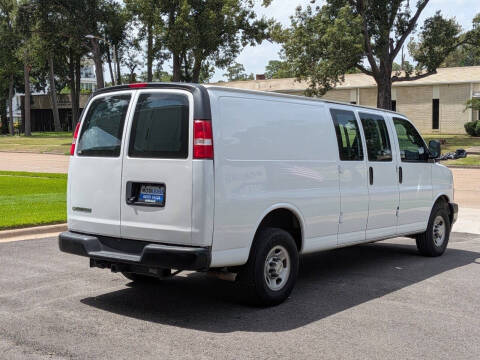 2023 Chevrolet Express 2500