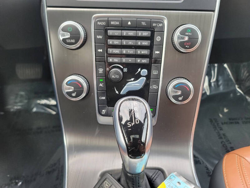 2015 Volvo V60 T5 Platinum