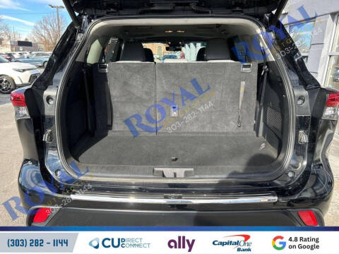 2023 Toyota Highlander Hybrid Bronze Edition