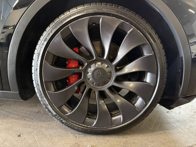 2024 Tesla Model Y Performance