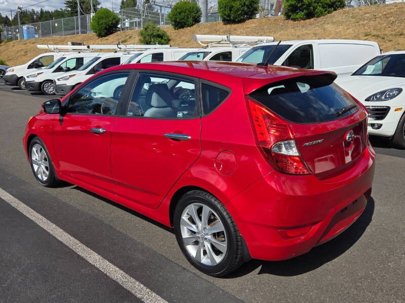 2013 Hyundai Accent SE