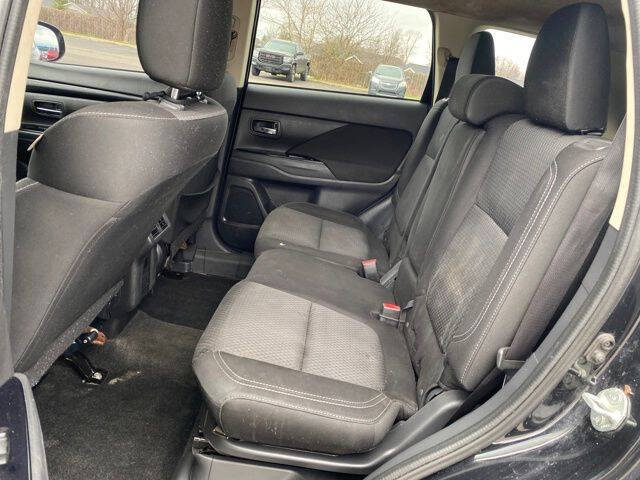 2019 Mitsubishi Outlander ES