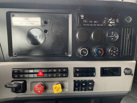 2019 Freightliner CASCADIA 126