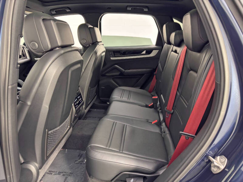 2025 Porsche Cayenne S