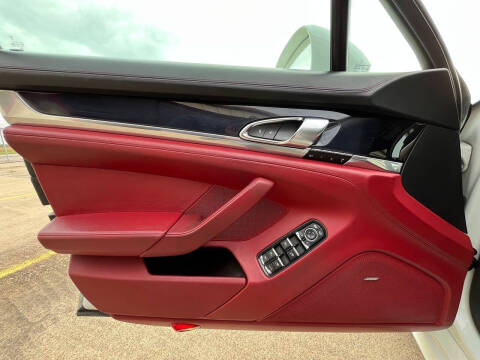 2014 Porsche Panamera 4