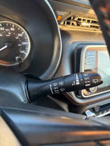 2020 Nissan Kicks SR