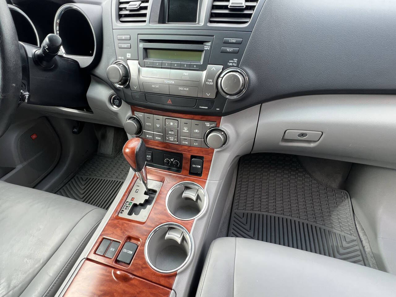 Used Car 2010 Toyota Highlander  Limited 4dr Suv For Sale Under $12,000 In Austin, Texas