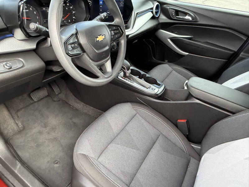 2025 Chevrolet Trax LS