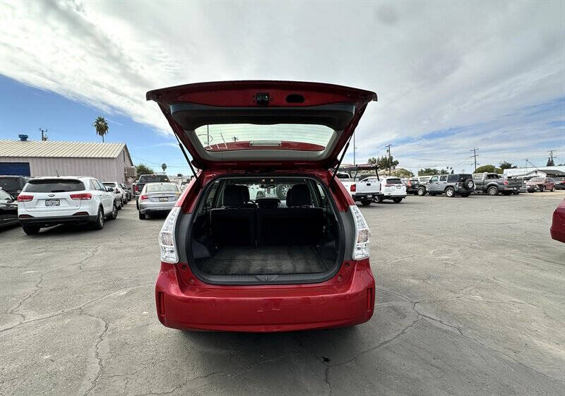 2014 Toyota Prius v Two