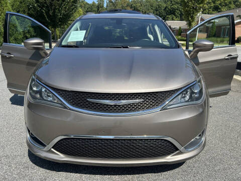 2017 Chrysler Pacifica Touring-L