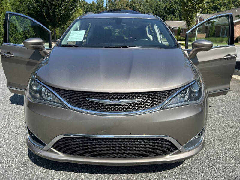 2017 Chrysler Pacifica Touring-L