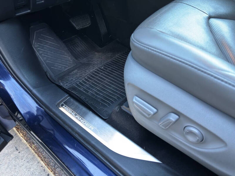 2022 Toyota Highlander Platinum