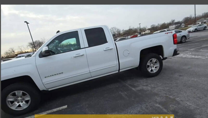 2015 Chevrolet Silverado 1500 LT photo 2