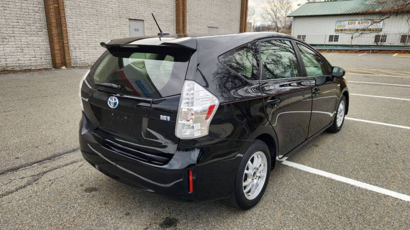 2013 Toyota Prius v Two