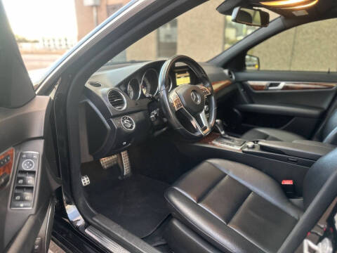 2012 Mercedes-Benz C-Class C 300 Luxury 4MATIC