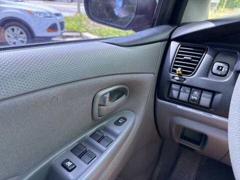 2005 Mazda MPV LX