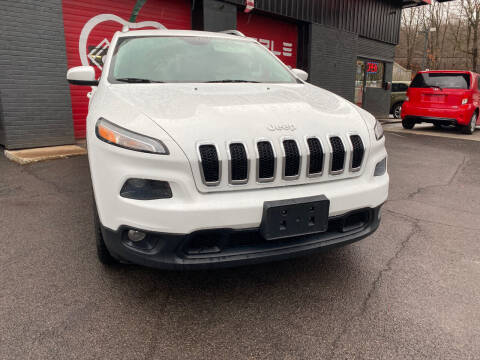 2015 Jeep Cherokee for sale at Apple Auto Sales Inc in Camillus NY