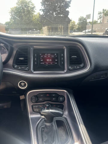 2017 Dodge Challenger SXT