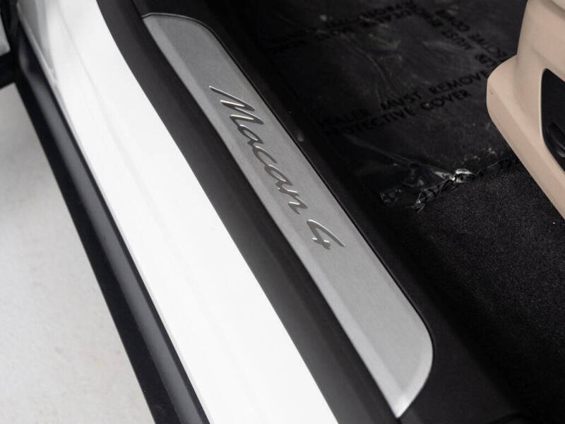 2024 Porsche Macan 4 Electric