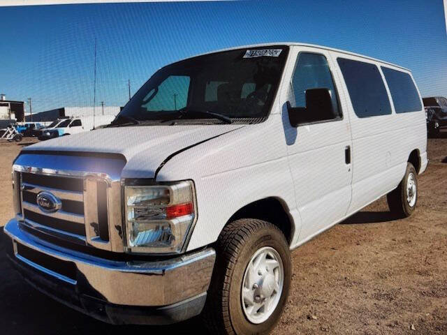 2009 Ford E-Series Econoline Wagon XL's photo